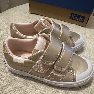 Keds Little Kids Courtney HL - Rose Gold. Velcro straps. Sparkly.